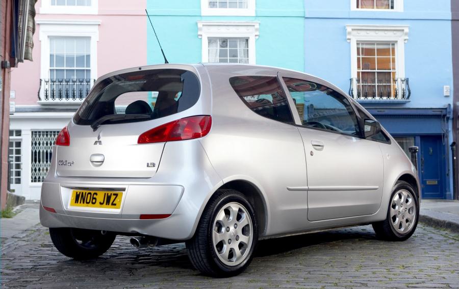  Mitsubishi Colt 3-Door 2004 года  (фото 21 из 55)